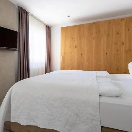 Kaiser Max Design Apartament *